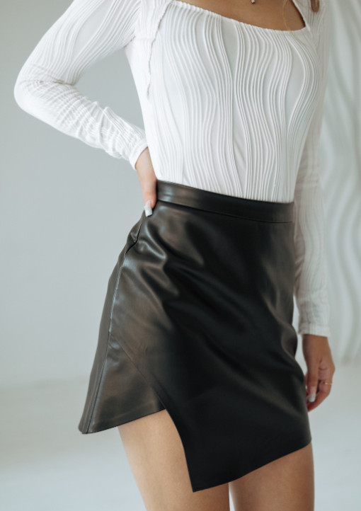 Спідниця  в чорному кольорі - 76.23