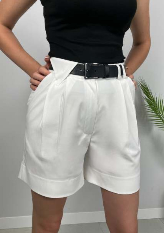 Шорти класика у білому кольорі